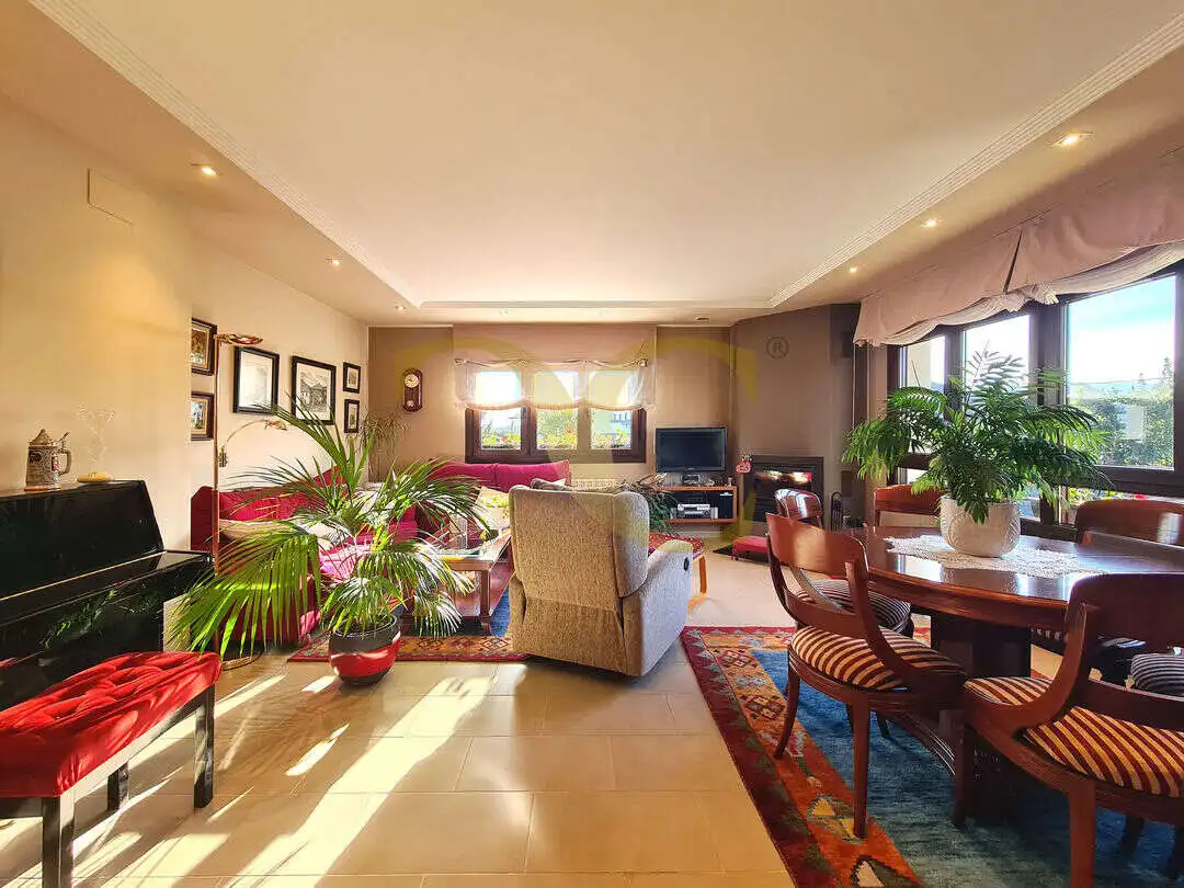 Sala de estar de Casa o chalet en venta en Siero con Calefacción, Terraza y Trastero