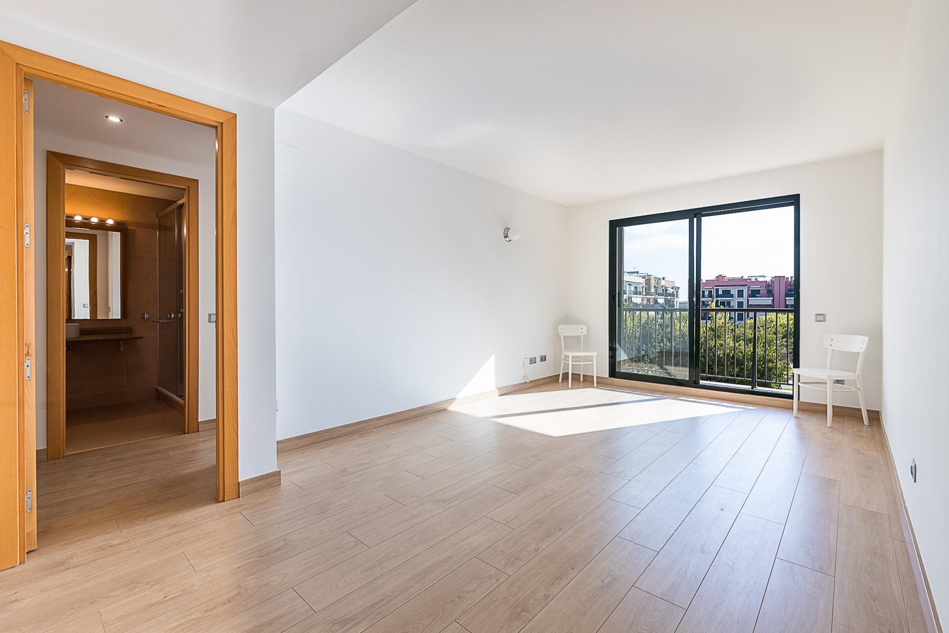 Living room of Flat for sale in  Palma de Mallorca  with Air Conditioner, Private garden and Parquet flooring