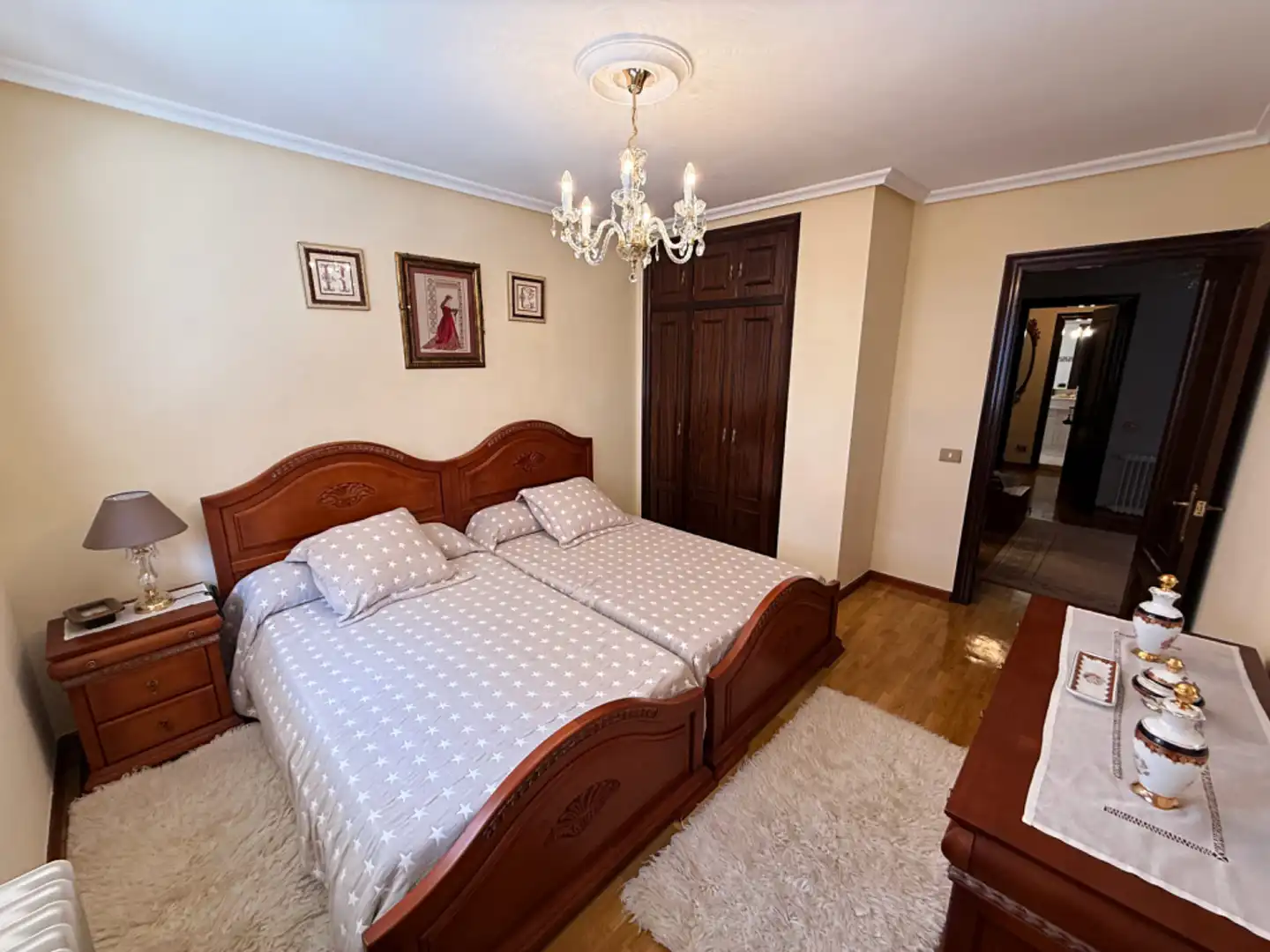 Habitación de Casa adosada en venta en Oviedo  con Calefacción, Jardín privado y Parquet
