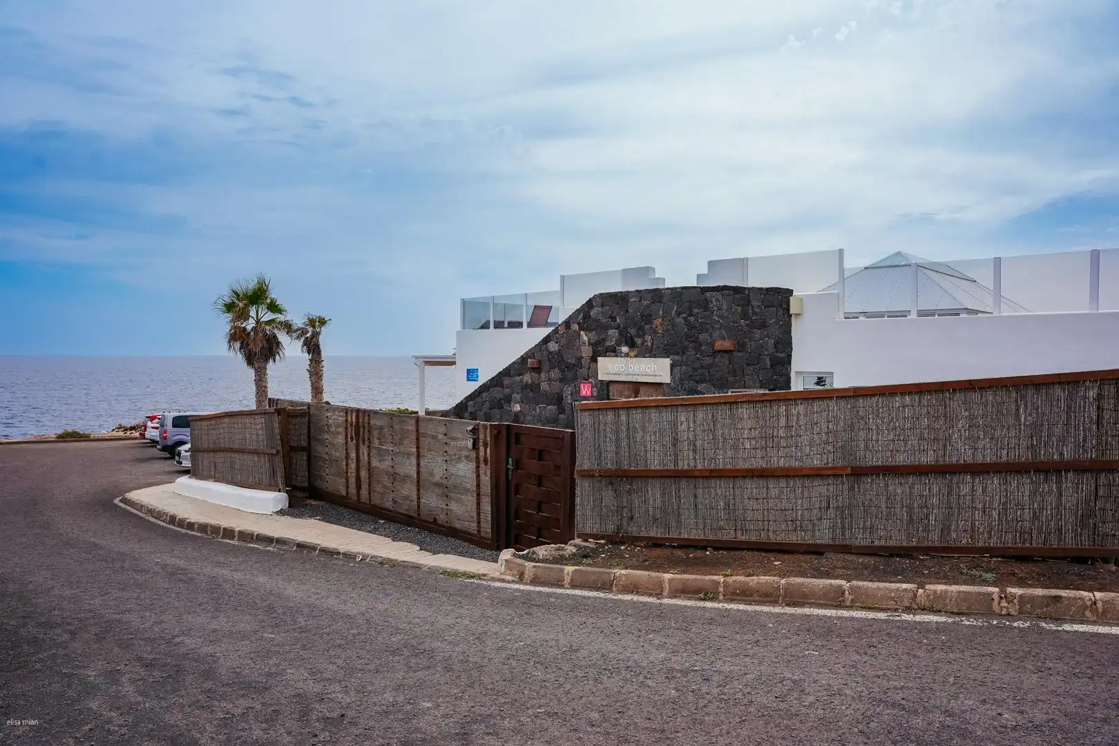 Vista exterior de Casa o xalet en venda en Haría amb Jardí privat, Terrassa i Traster
