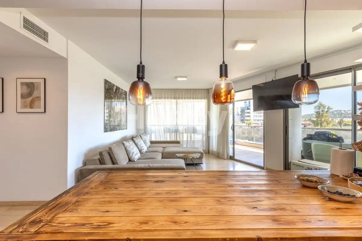 Appartamento con terrazza in vendita a Carrer Gregal, imagen 4