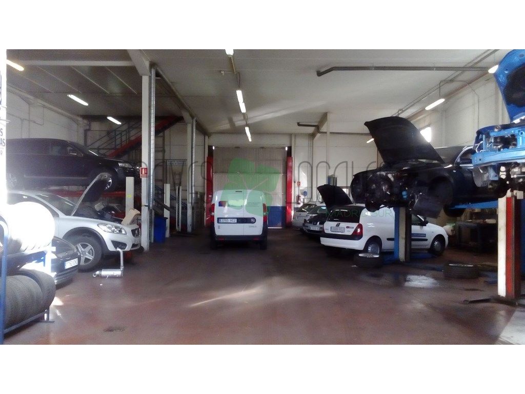 Aparcament de Nau industrial en venda en Móstoles
