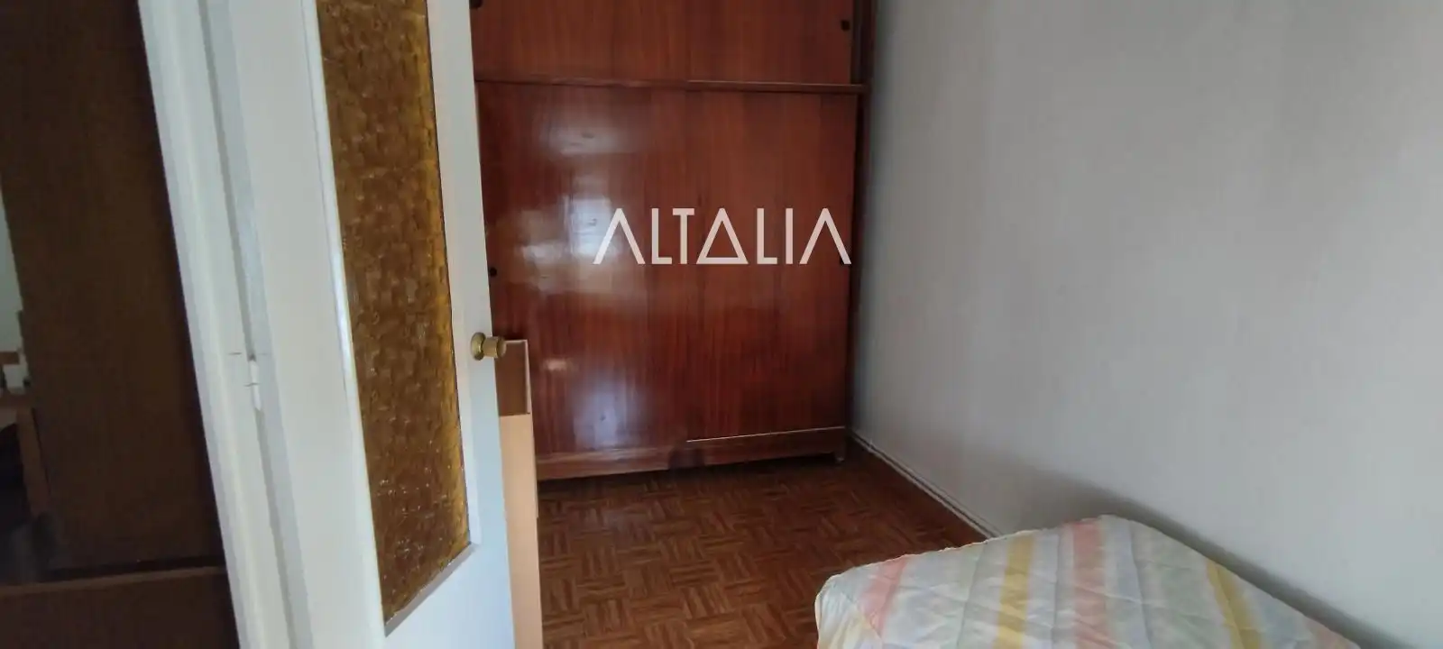 Dormitori de Casa o xalet en venda en Cuenca amb Calefacció, Jardí privat i Balcó
