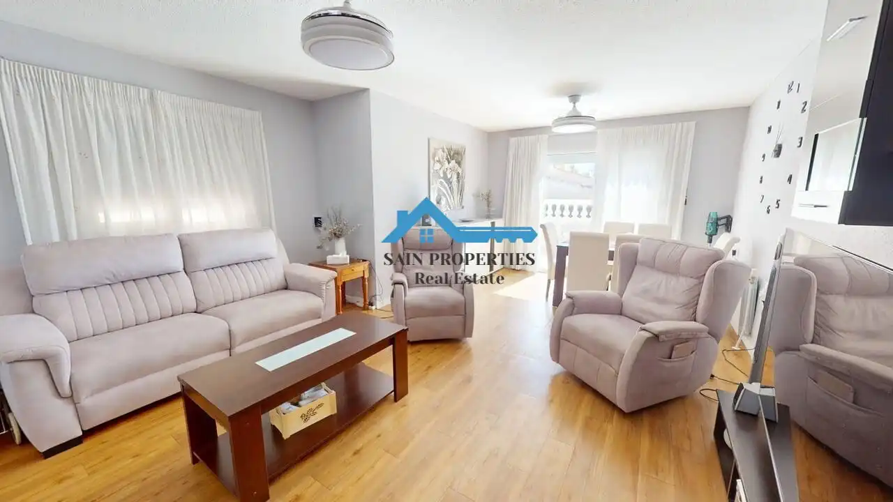 Casa aparellada amb terrassa en venda a Varadero, imagen 6