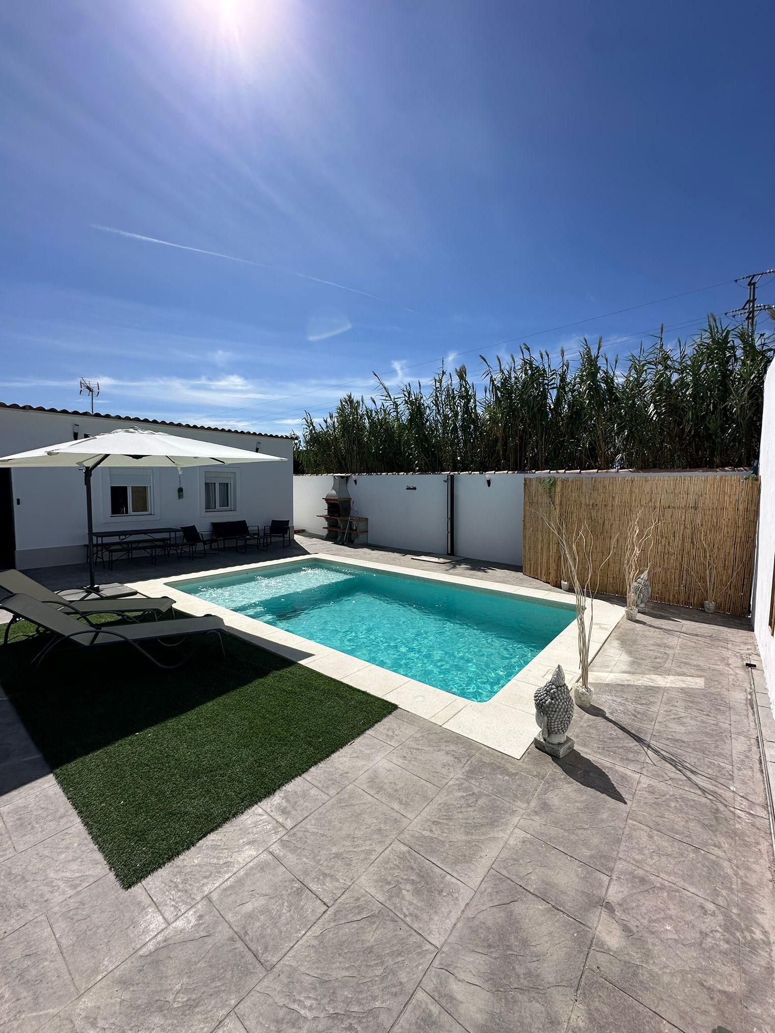 Piscina de Casa o chalet en venta en Chiclana de la Frontera
