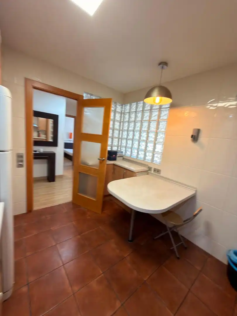 Küche von Wohnung zum Verkauf in Lleida mit Klimaanlage und Heizung