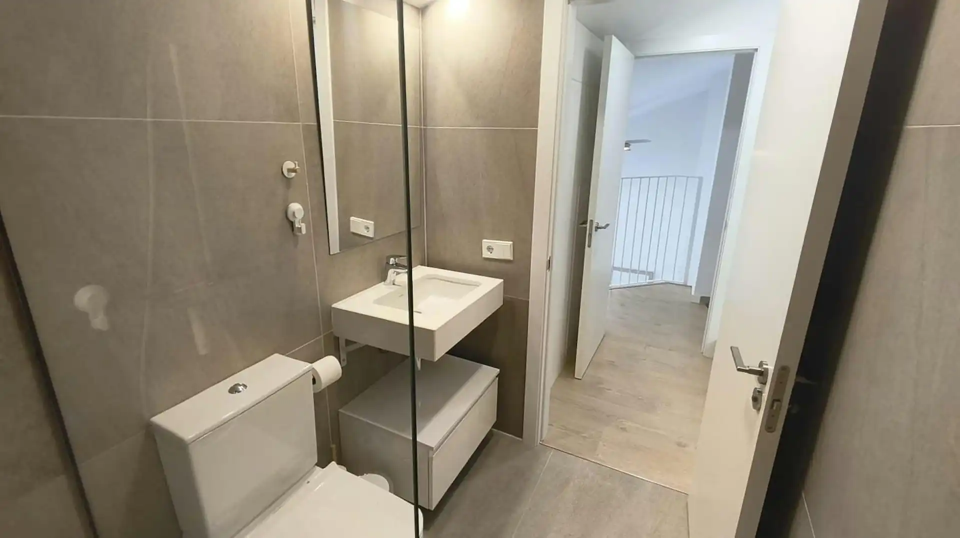 Badezimmer von Wohnung zur Miete in Valencia mit Klimaanlage, Heizung und Privatgarten