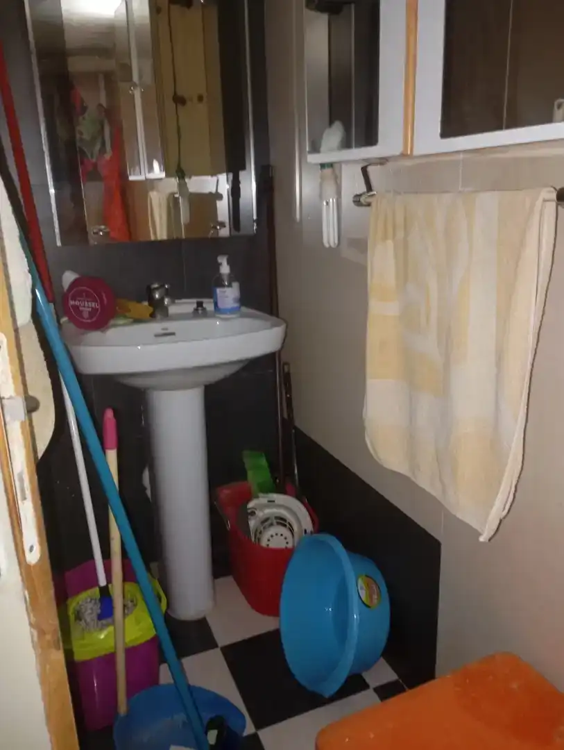 Badezimmer von Geschaftsraum zur Miete in Santander