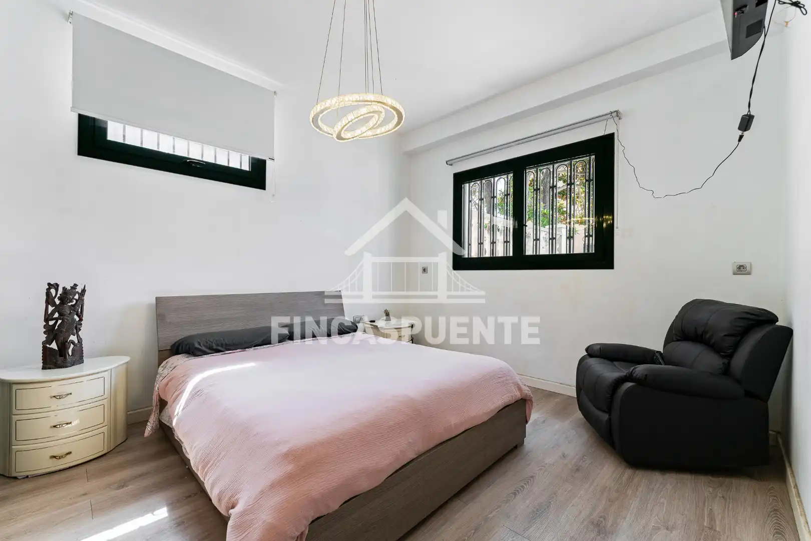 Habitación de Casa o chalet en venta en Tiana con Jardín privado, Terraza y Piscina