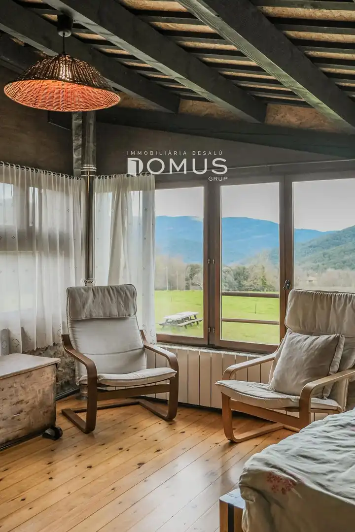 Habitación de Finca rústica en venta en Santa Pau con Calefacción, Parquet y Piscina