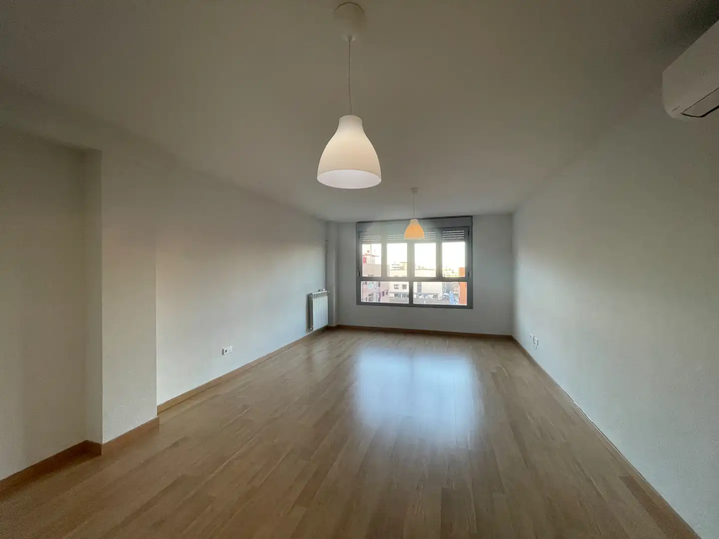 Schlafzimmer von Wohnung zur Miete in San Sebastián de los Reyes mit Heizung, Abstellraum und Ofen