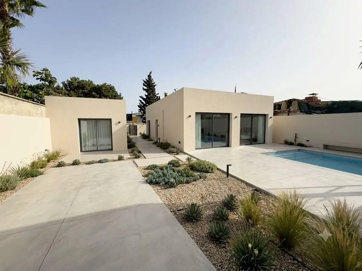 Vista exterior de Casa o xalet en venda en Alicante / Alacant amb Aire condicionat, Calefacció i Terrassa