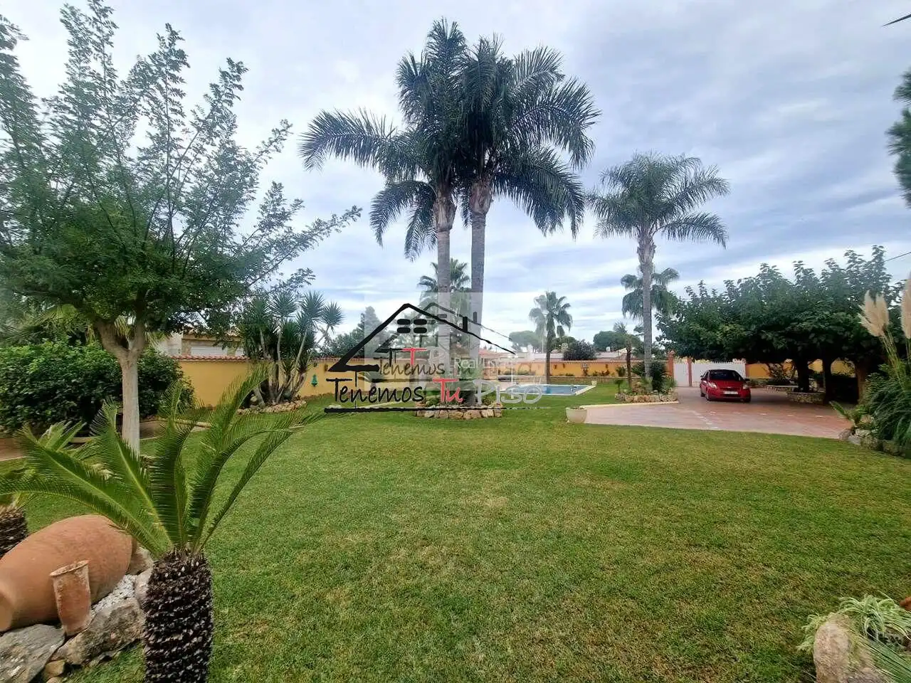 Finca rústica en venda en Benicarló amb Jardí privat, Terrassa i Piscina