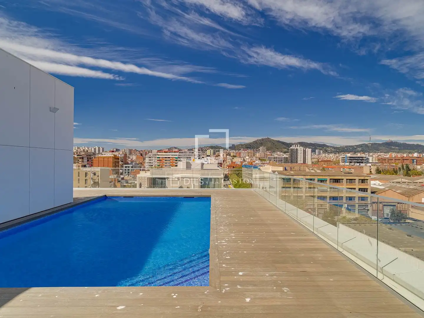 Piscina de Pis en venda en L'Hospitalet de Llobregat amb Aire condicionat, Calefacció i Piscina