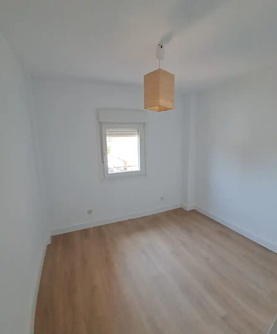 Bedroom of Flat for rent in Castilleja de la Cuesta  with Air Conditioner