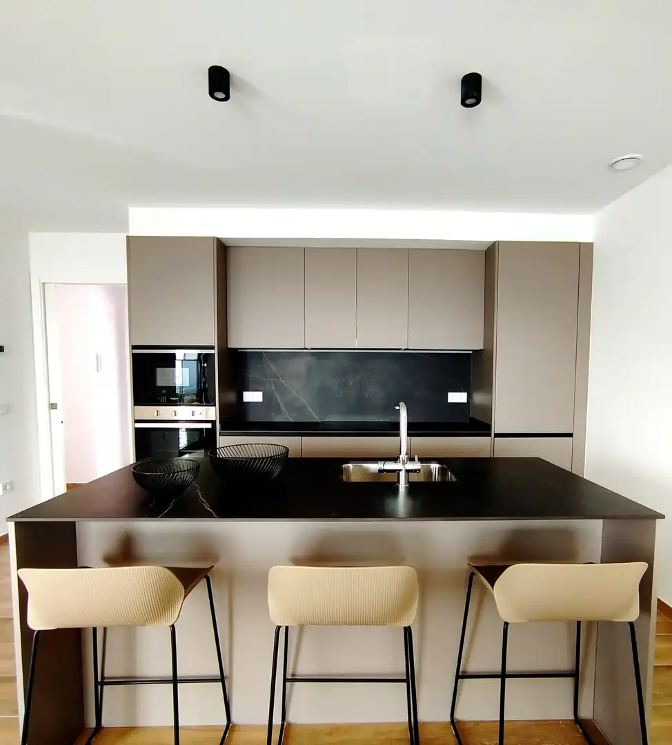 Chalet con piscina en venta en Casco urbano, imagen 4