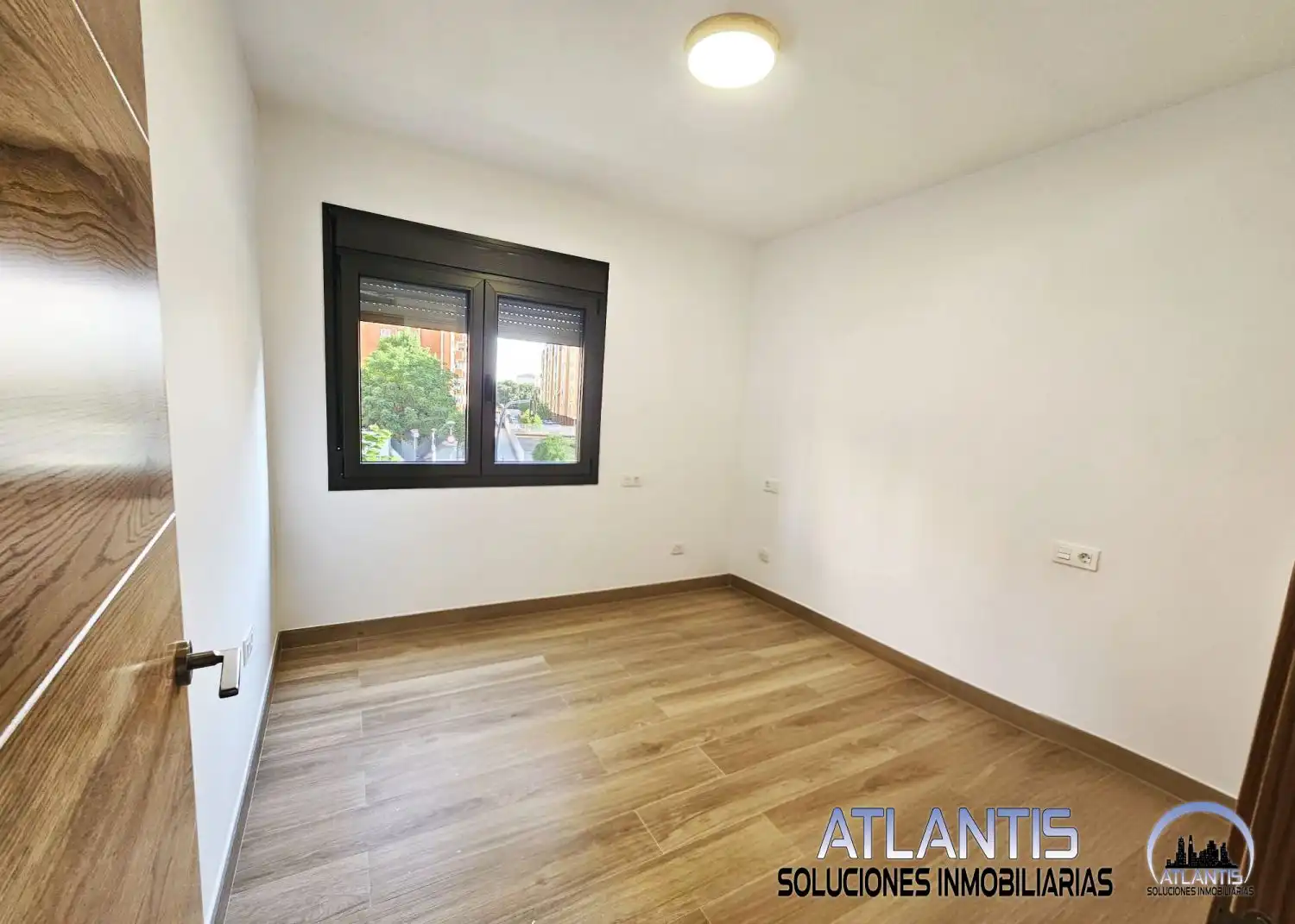 Bedroom of Flat for rent in San Pablo - Santa Justa