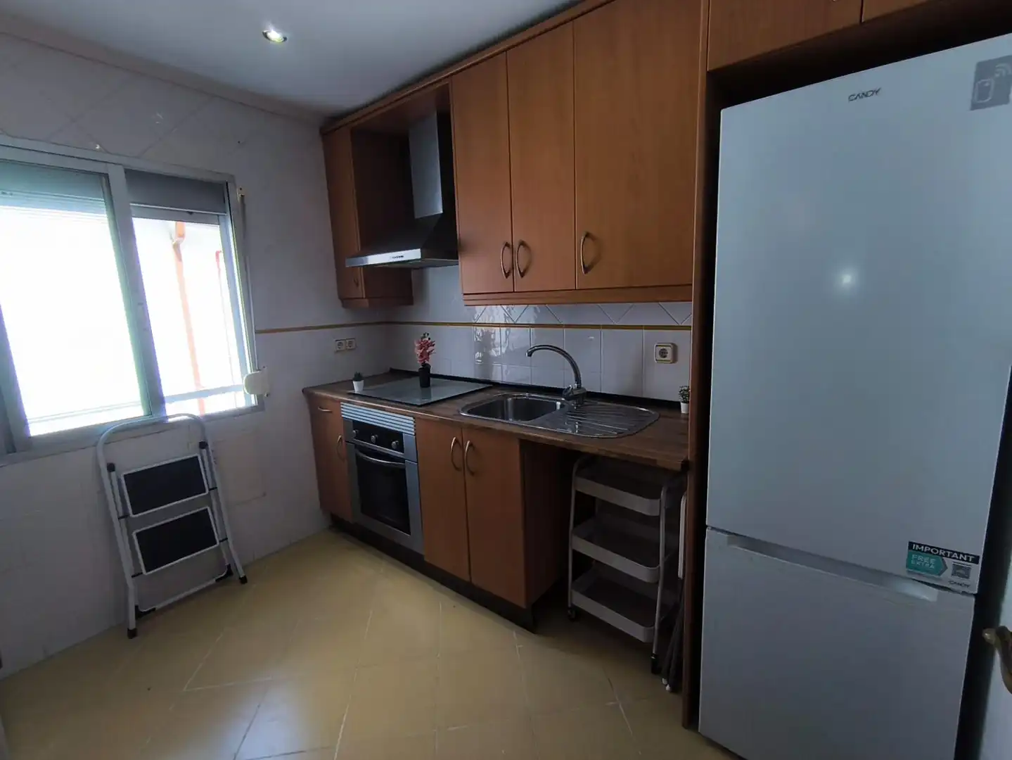 Cocina de Piso para compartir en Alcalá de Henares con Aire acondicionado, Calefacción y Amueblado