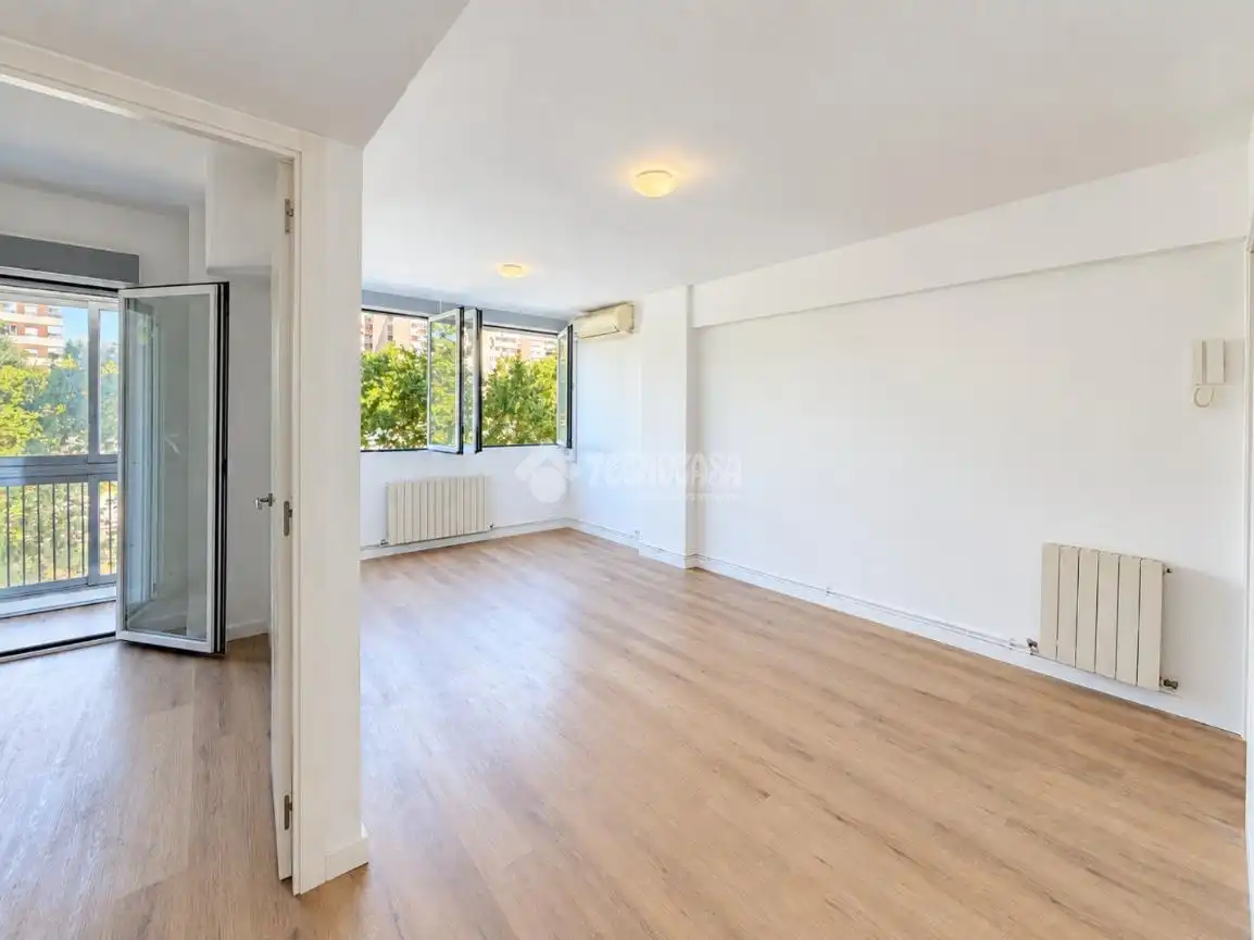 Bedroom of Flat for sale in Fuencarral - El Pardo