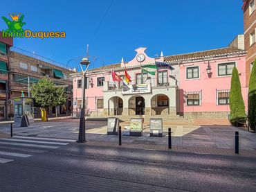 Local comercial en venda a Calle del Pintor Velázquez 10