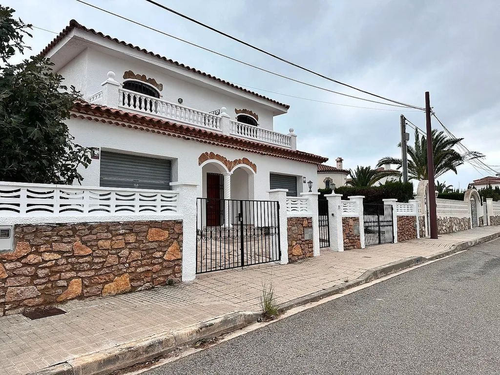 Exterior view of House or chalet for sale in Mont-roig del Camp  with Air Conditioner, Private garden and Terrace