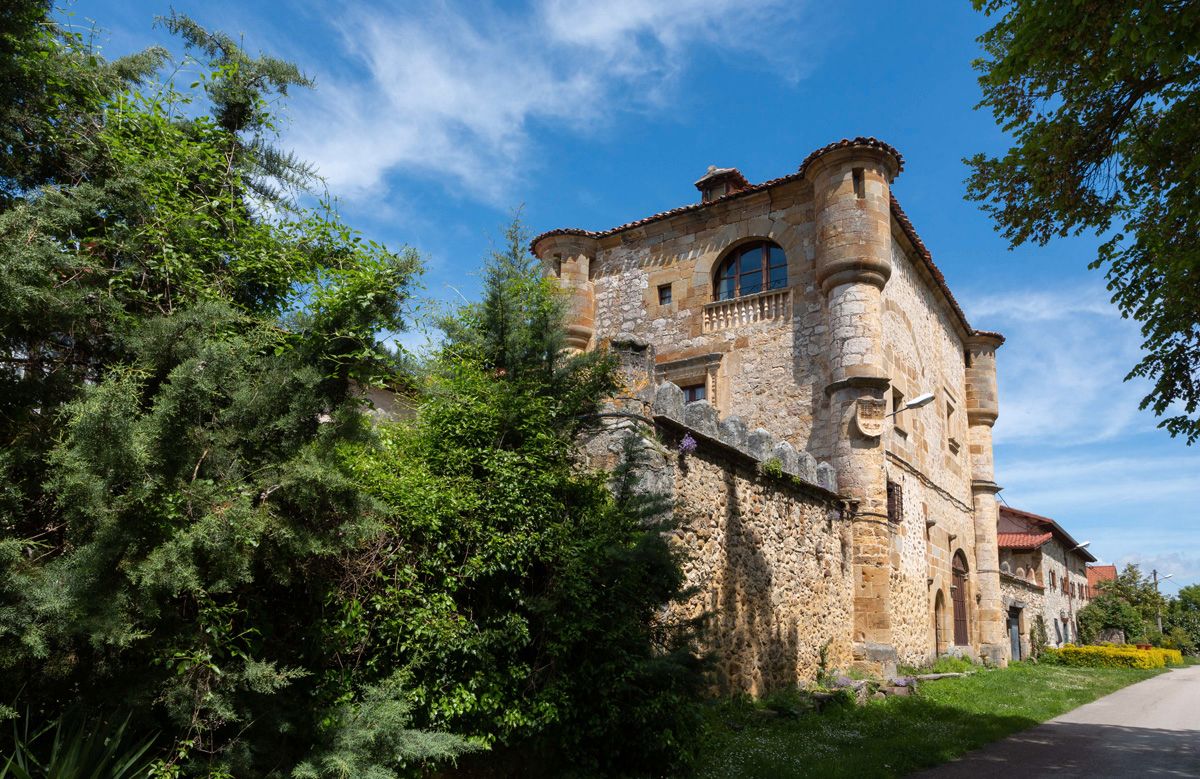 Exterior view of House or chalet for sale in Merindad de Montija  with Heating, Private garden and Terrace