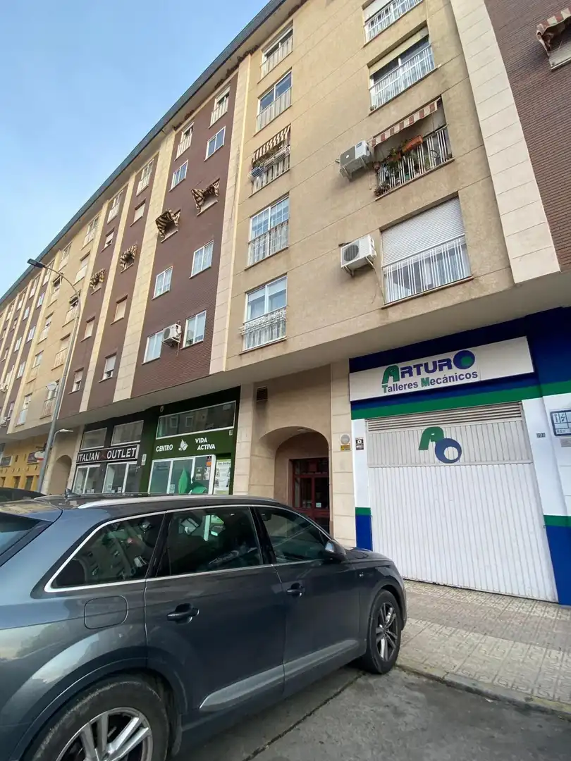 Vista exterior de Pis en venda en Badajoz