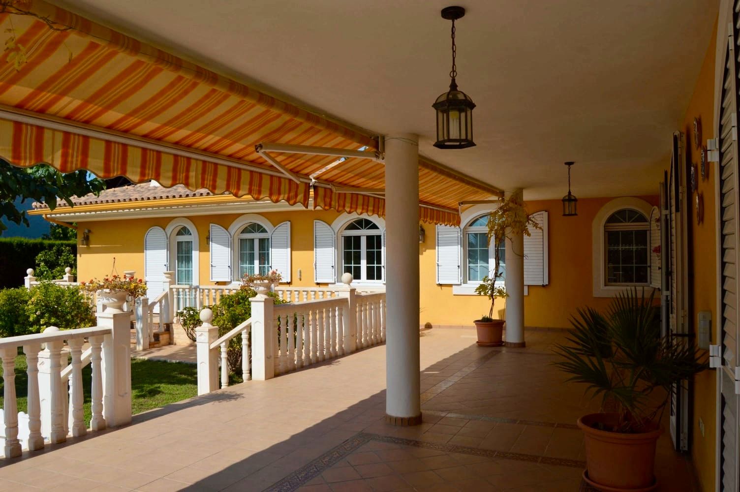 Terrassa de Casa o xalet en venda en San Vicente del Raspeig / Sant Vicent del Raspeig amb Aire condicionat, Calefacció i Jardí privat