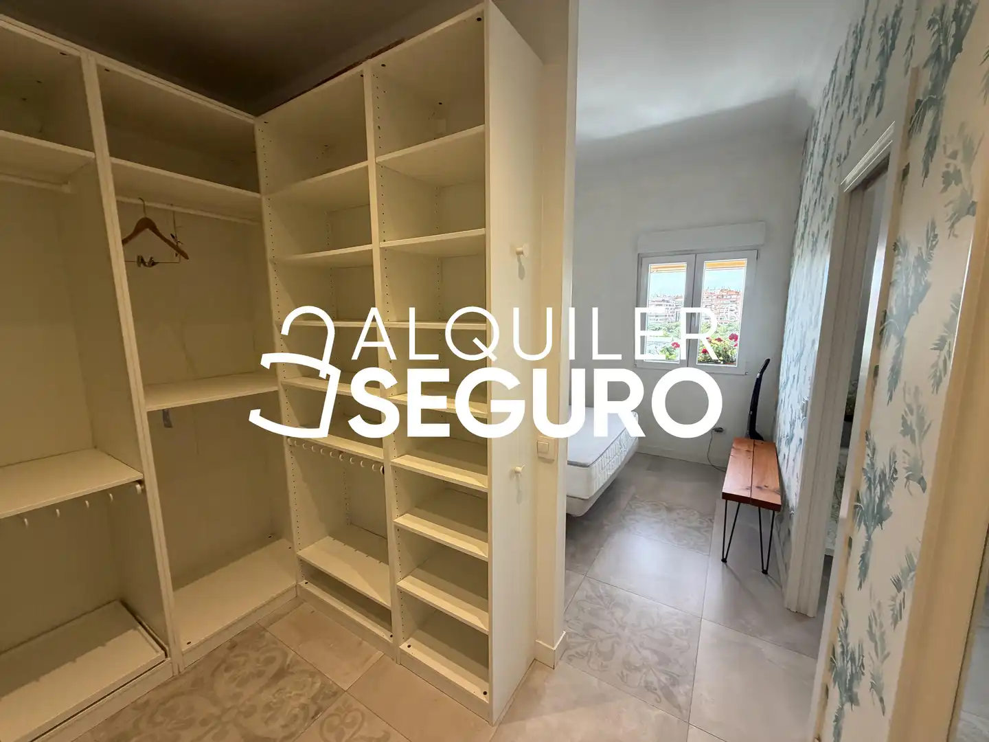 Schlafzimmer von Wohnung zur Miete in Madrid mit Klimaanlage, Heizung und Möbliert
