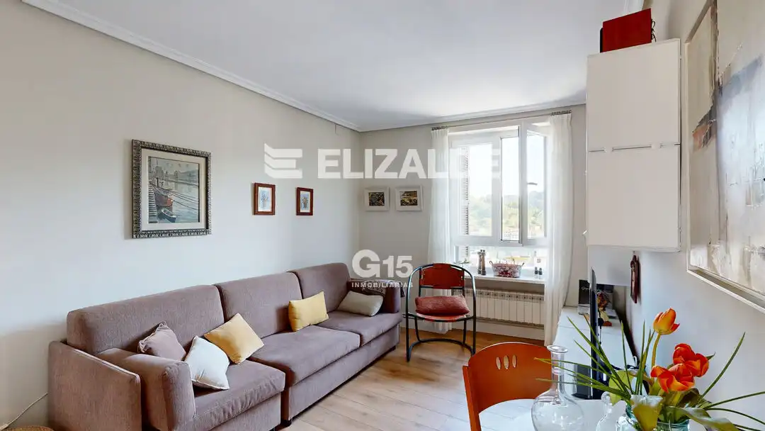 Sala de estar de Piso en venta en Donostia - San Sebastián  con Calefacción, Trastero y Balcón