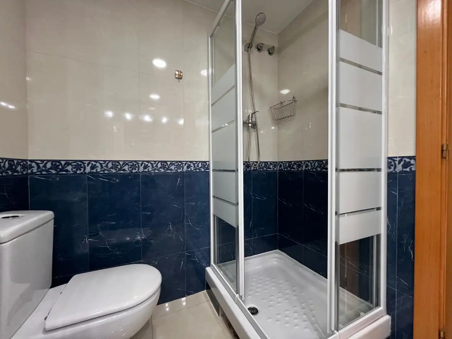 Baño de Casa adosada en venta en Vilanova i la Geltrú con Calefacción, Jardín privado y Terraza
