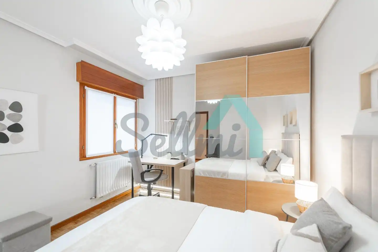 Schlafzimmer von Wohnung zur Miete in Oviedo  mit Heizung, Parkett und Möbliert