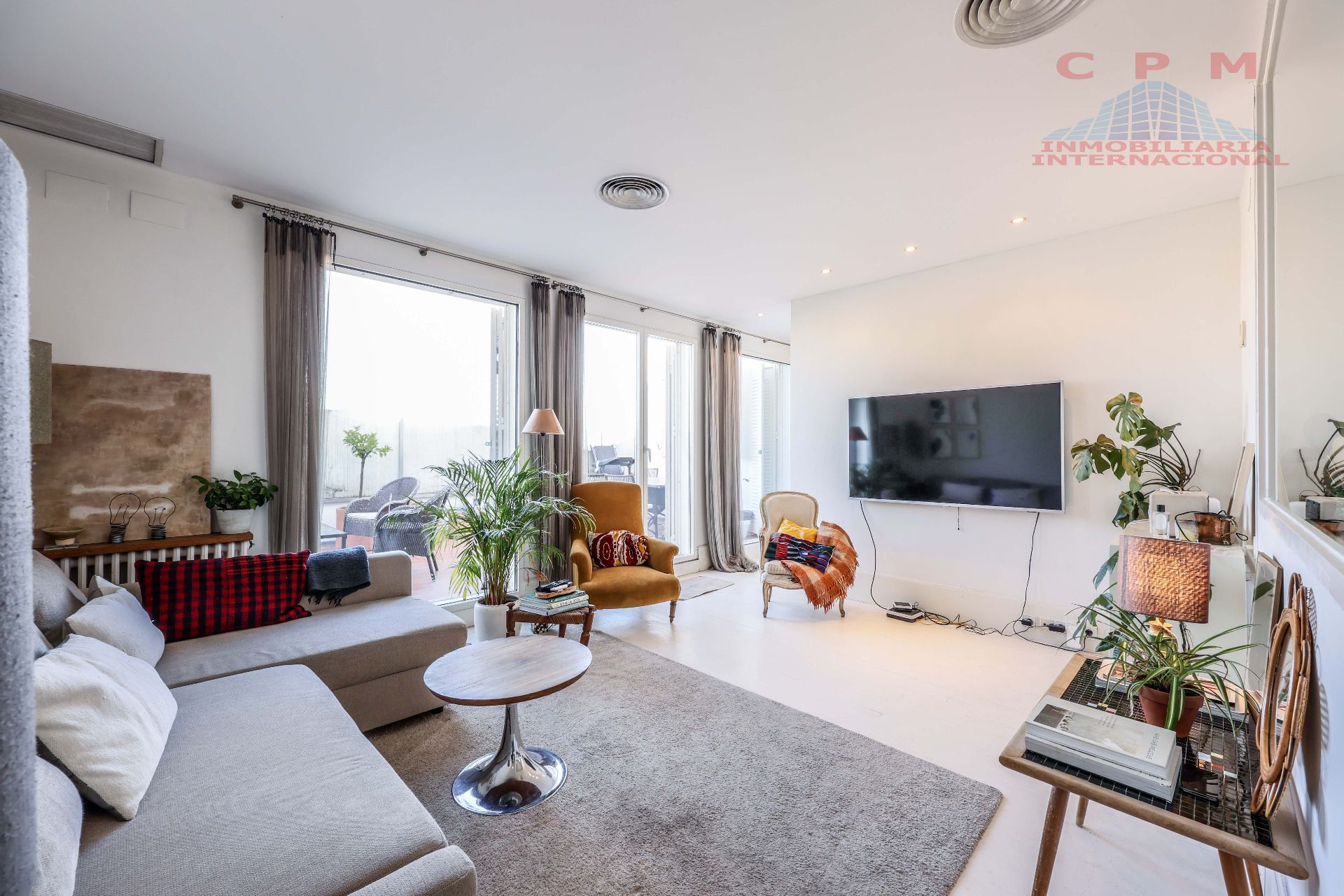 Sala de estar de Ático de alquiler en  Madrid Capital con Aire acondicionado, Calefacción y Parquet