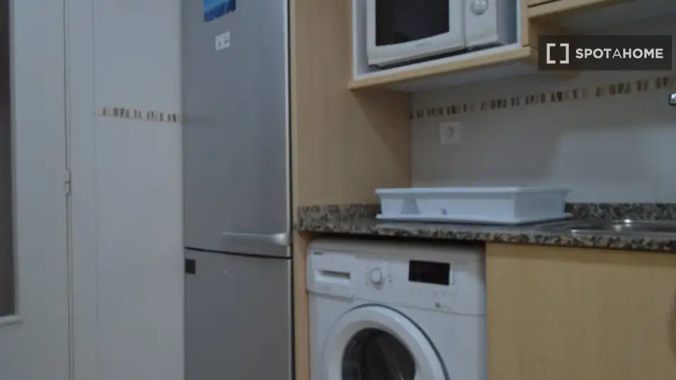 Cocina de Piso para compartir en Valencia con Aire acondicionado, Calefacción y Amueblado