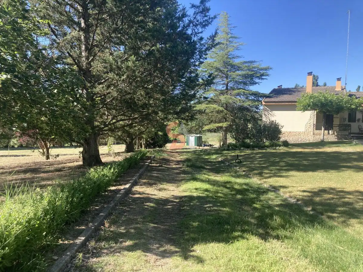 Casa o chalet en venta en Cubillas de Santa Marta con Calefacción, Jardín privado y Terraza