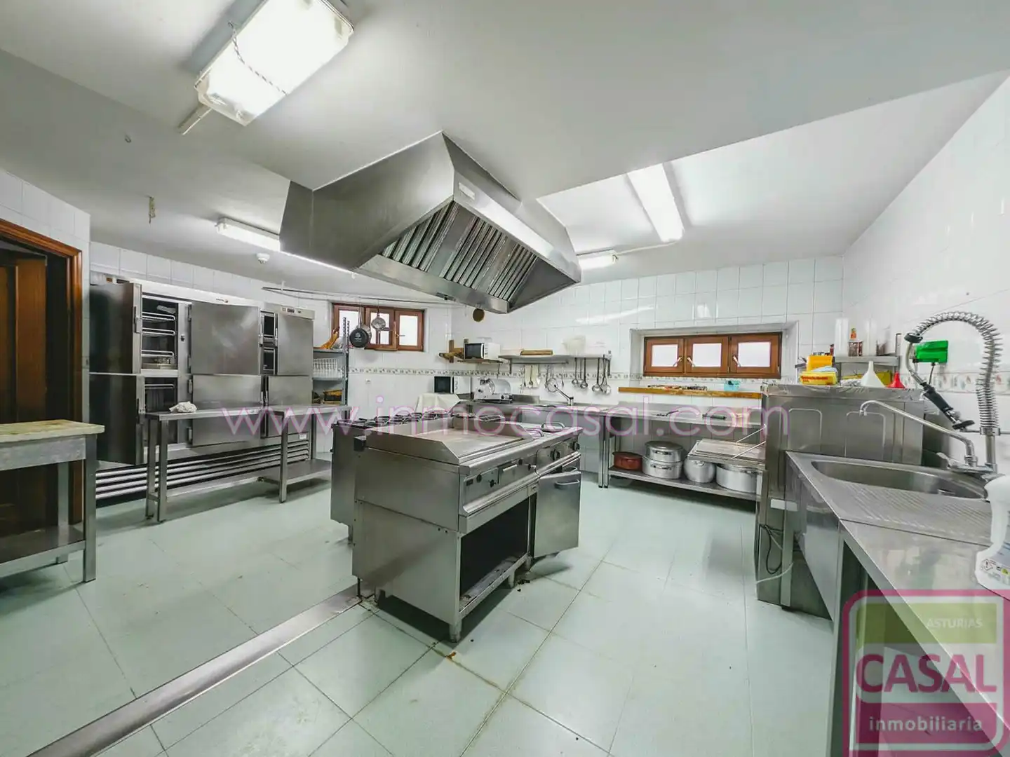 Cocina de Casa o chalet en venta en León Capital  con Calefacción, Trastero y Amueblado