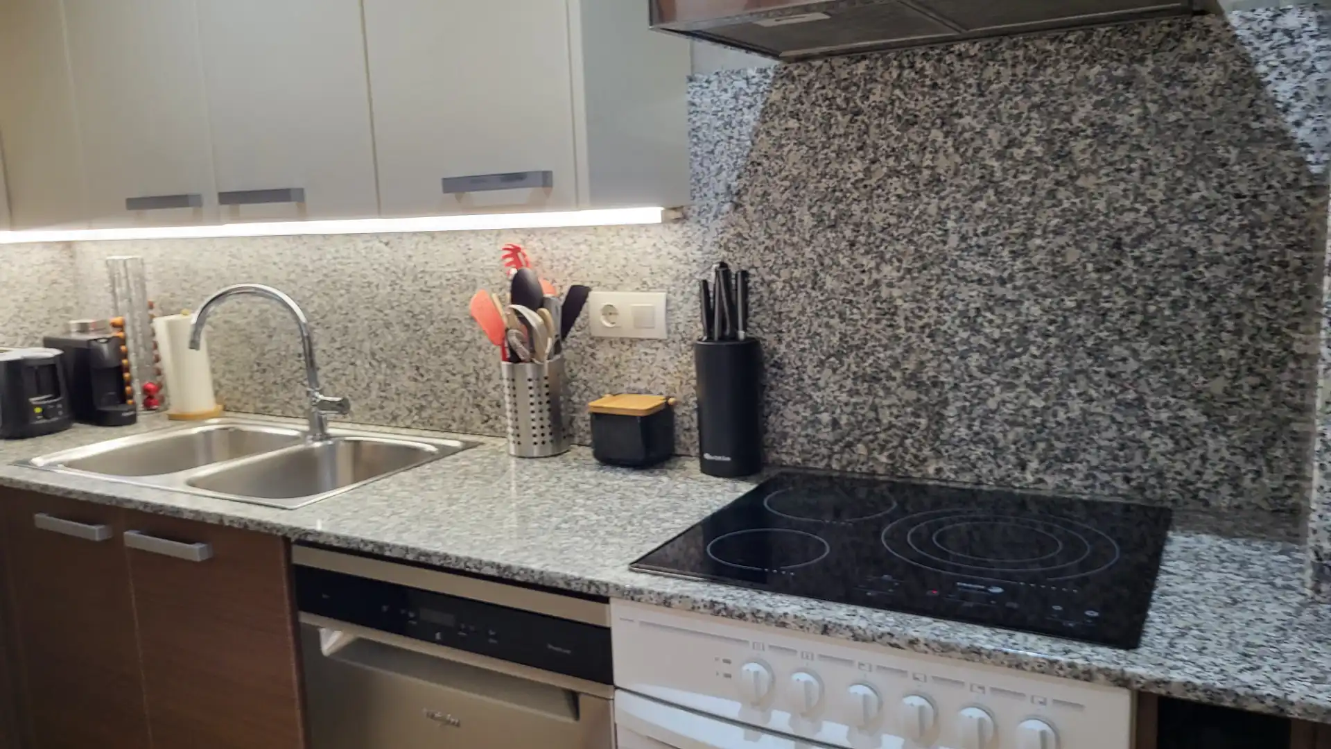 Cocina de Piso en venta en Cerdanyola del Vallès con Aire acondicionado, Calefacción y Parquet