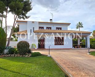 Vista exterior de Casa o xalet en venda en La Pobla de Vallbona amb Aire condicionat, Terrassa i Piscina