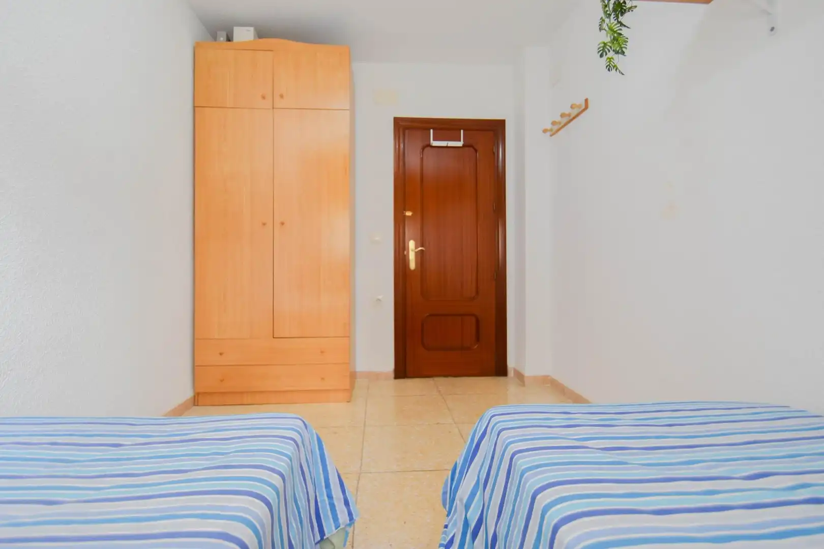 Bedroom of Flat for sale in Granada  with Balcony