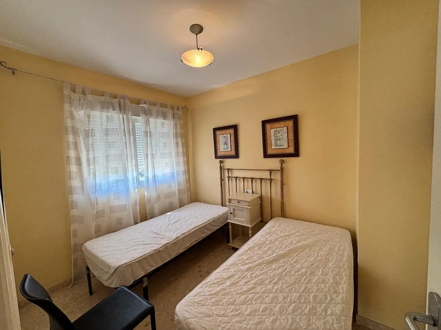 Habitación de Ático de alquiler en Motril con Aire acondicionado, Calefacción y Jardín privado