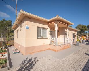 Vista exterior de Casa o xalet en venda en Pontons amb Aire condicionat, Terrassa i Piscina