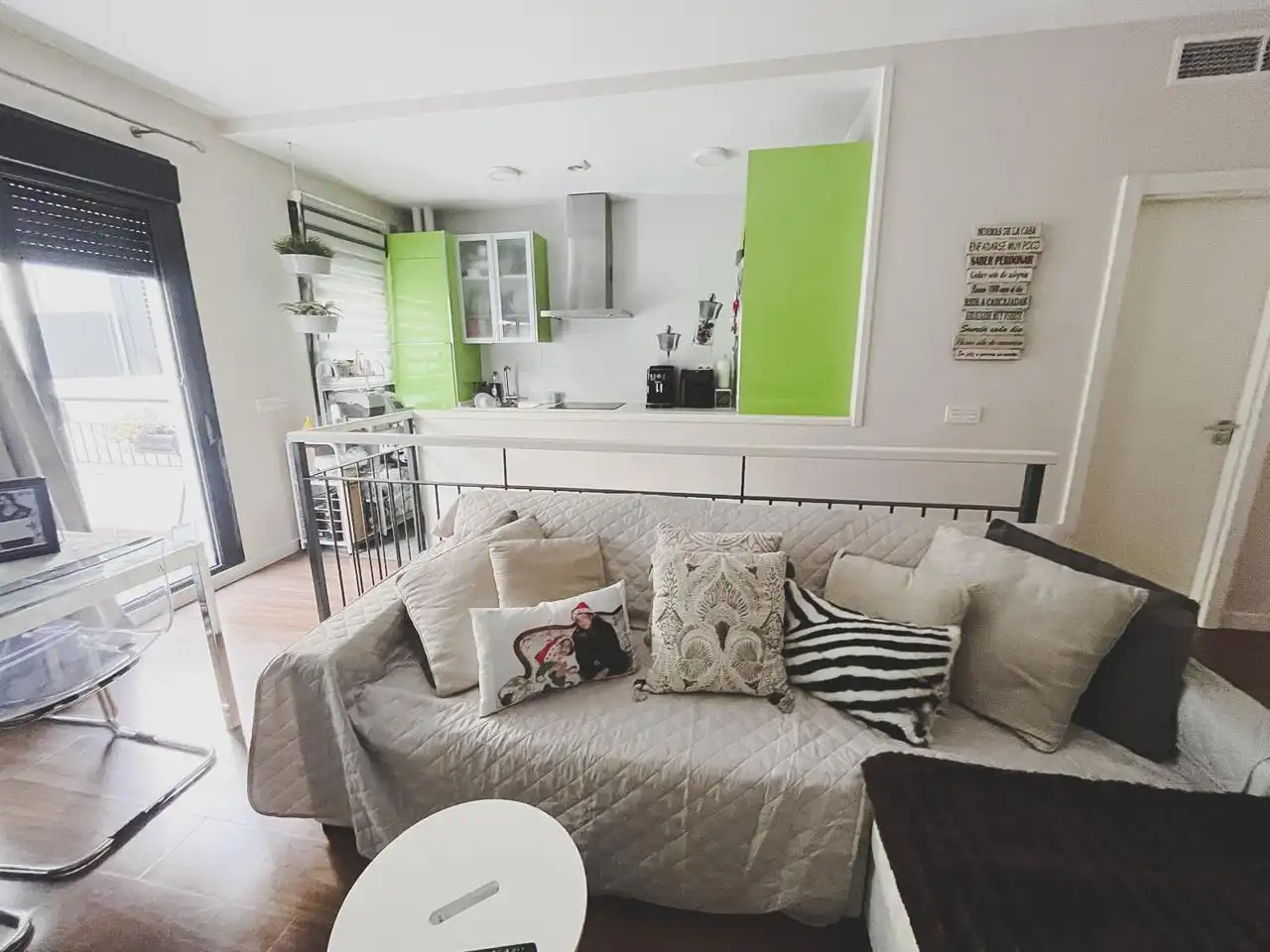 Sala de estar de Dúplex de alquiler en Cádiz con Terraza y Amueblado