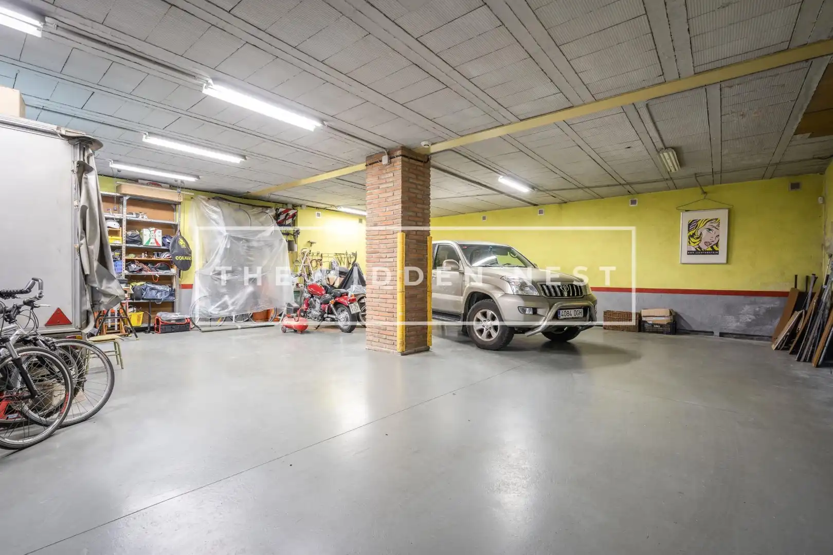 Aparcament de Casa o xalet en venda en Rubí amb Aire condicionat, Jardí privat i Terrassa