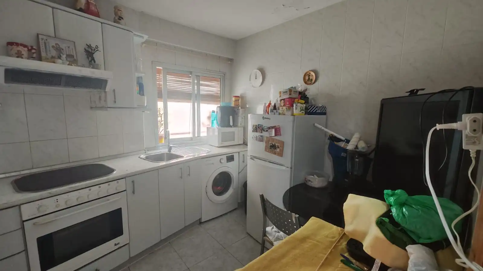 Kitchen of Flat for sale in Zaragoza  with Furnished
