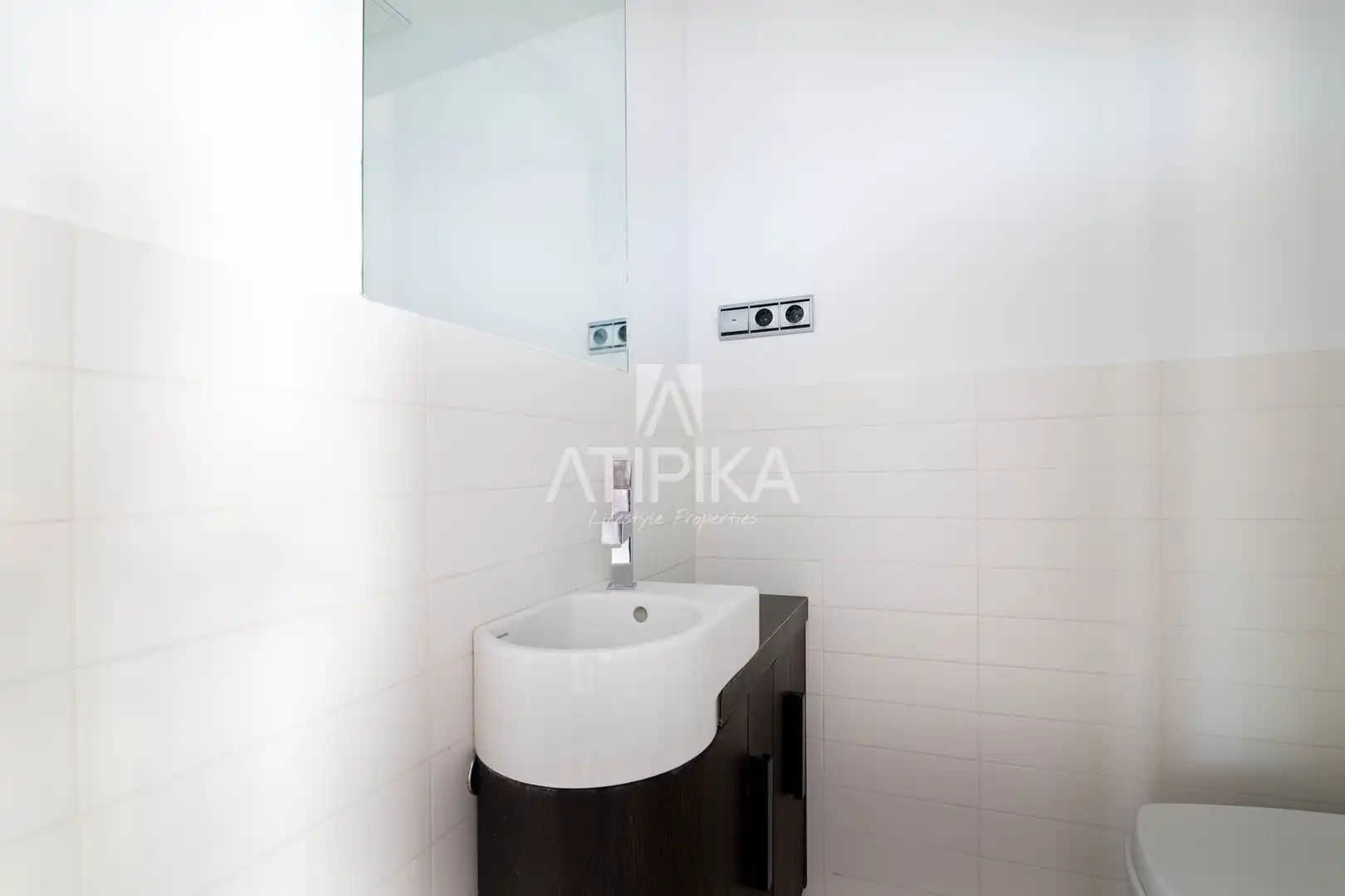 Baño de Ático en venta en Barcelona con Aire acondicionado, Parquet y Terraza