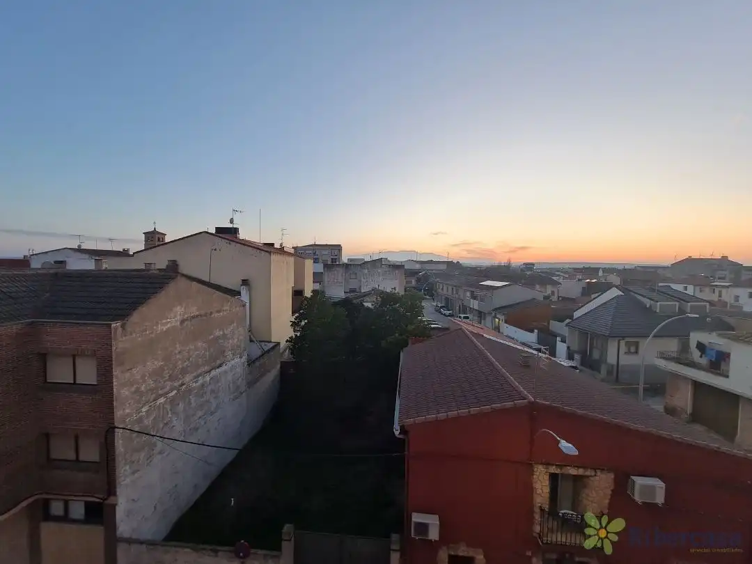 Vista exterior de Dúplex en venda en Ribaforada amb Calefacció i Traster