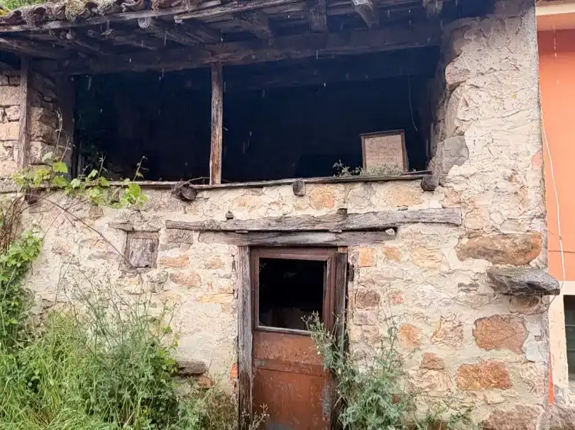 Vista exterior de Finca rústica en venda en Sobrescobio