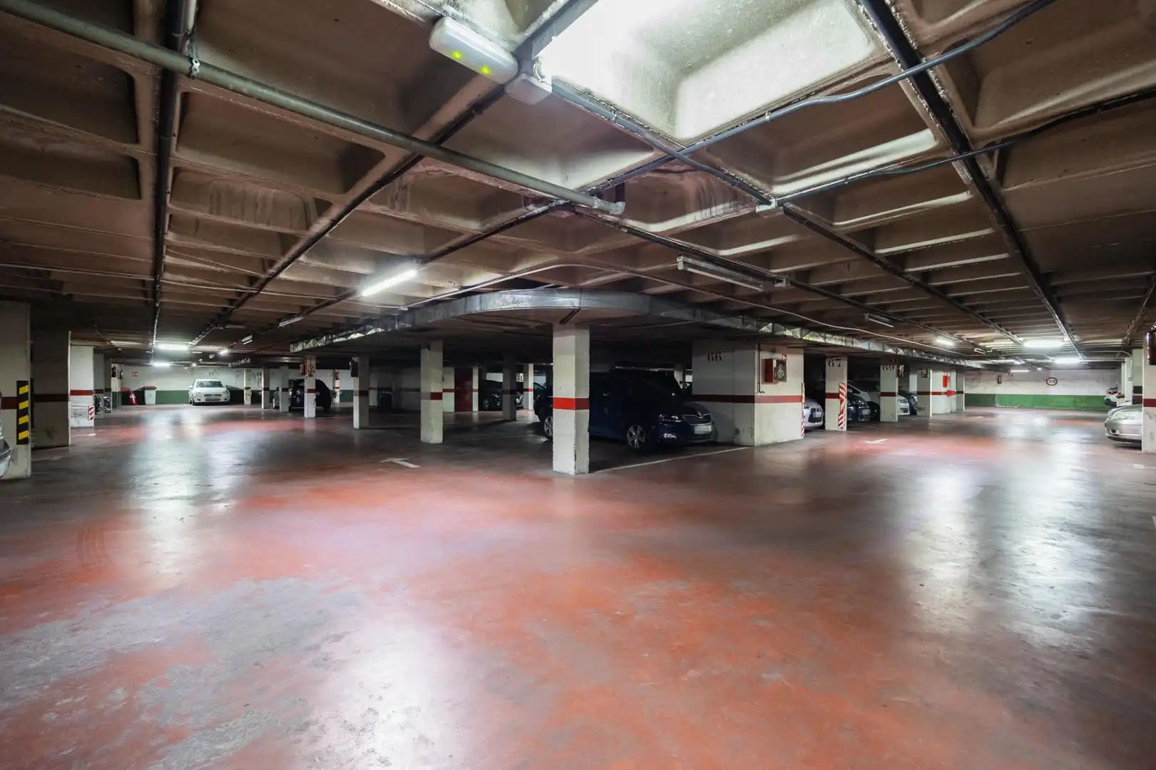Parking of Flat for rent in Madrid  with Parquet flooring and Terrace