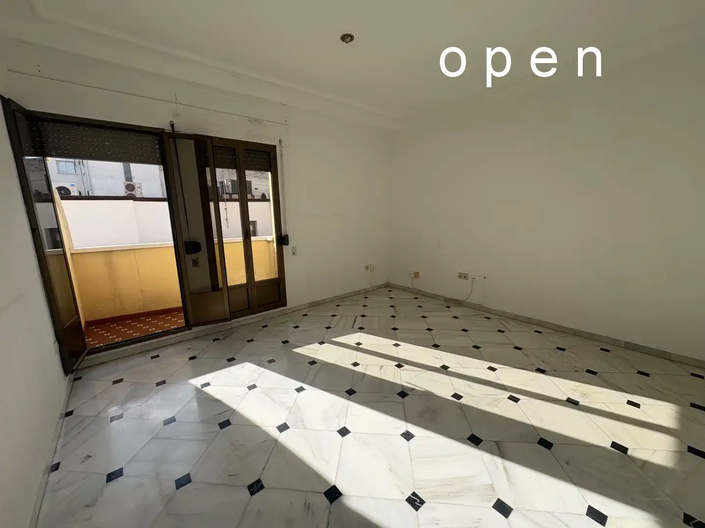 Vista exterior de Piso de alquiler en Córdoba con Aire acondicionado, Calefacción y Terraza
