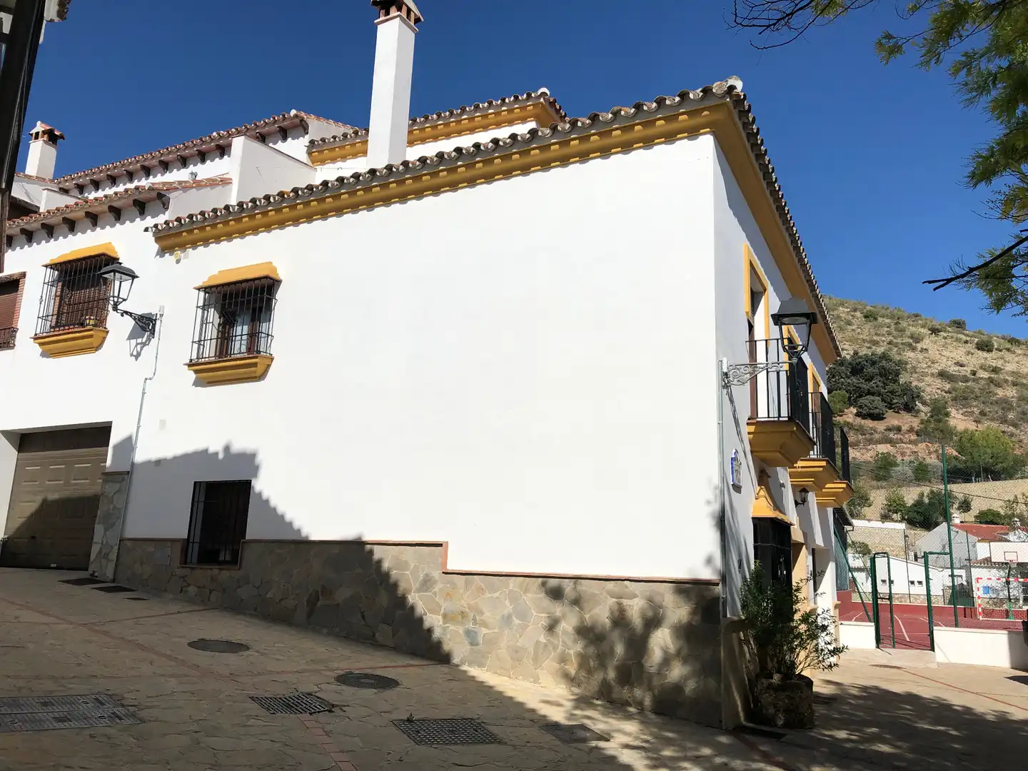 Vista exterior de Casa o xalet en venda en Atajate amb Terrassa i Moblat